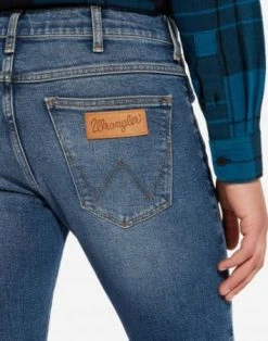 Jeans Stone Washed Wrangler Blu Fire Vestibilità Slim Fit -Meyer Shop 0 1e2ad65c 450