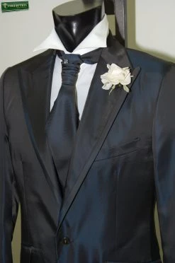 Abito Blu Slim Fit Luciano Soprani Cerimonia Con Panciotto E Cravatta -Meyer Shop 0 486e52df 1700