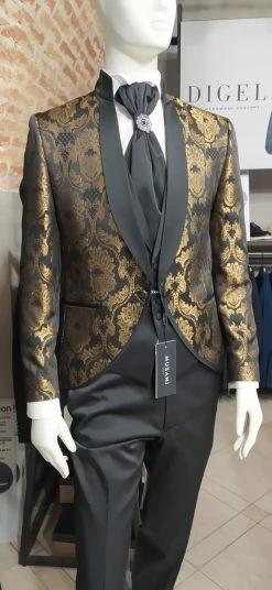 Musani Uomo Abito Musani Damascato Ecru Con Panciotto Cravatta E Papillon -Meyer Shop 0 6c8e9055 1600