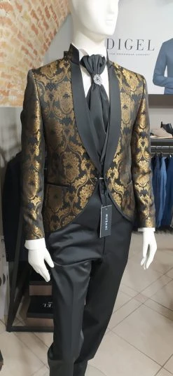 Musani Uomo Abito Musani Damascato Ecru Con Panciotto Cravatta E Papillon -Meyer Shop 0 f8e8fe1d 1600